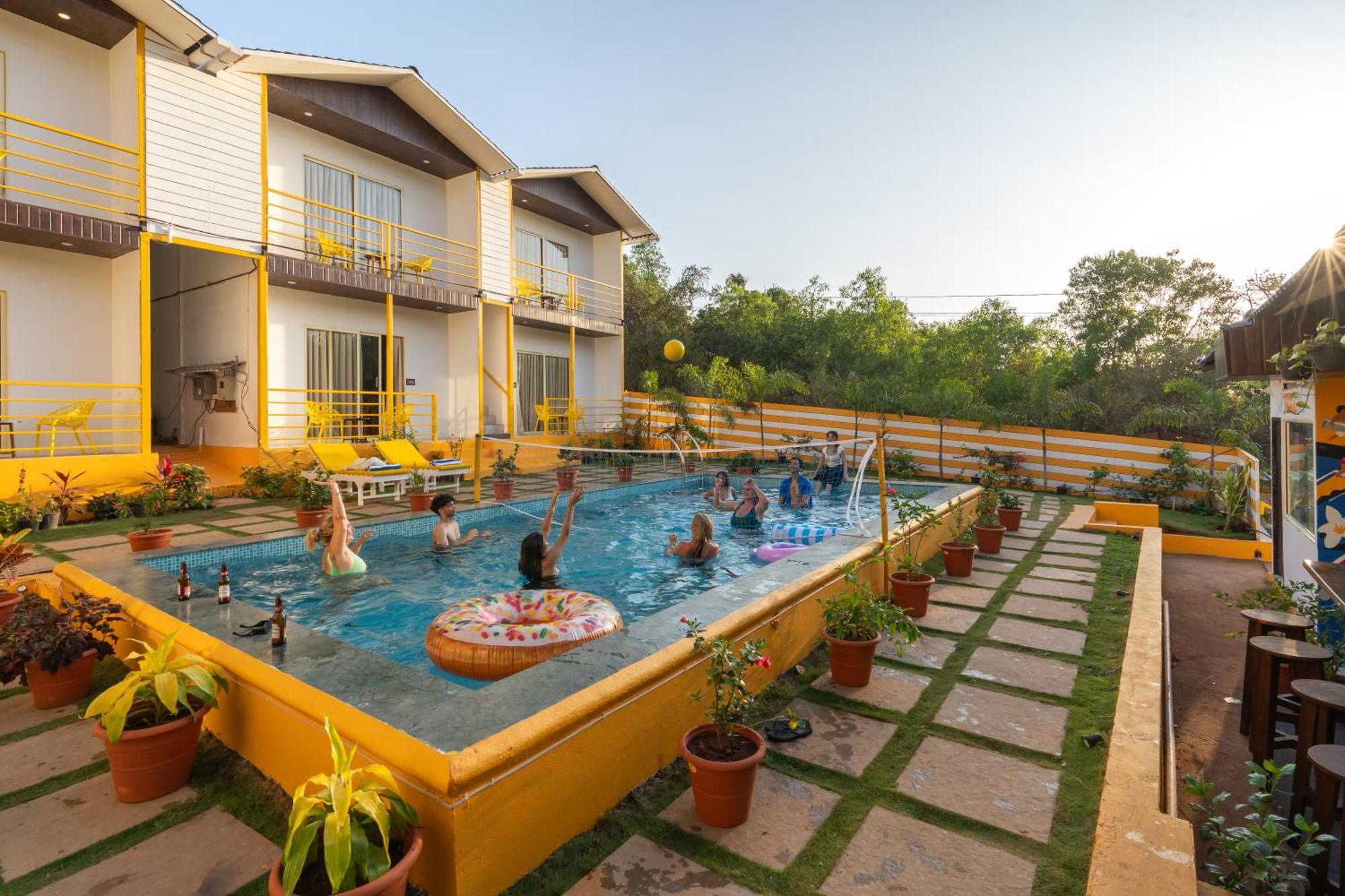 The Social Stays Goa, Morjim Formerly Artbuzz Екстериор снимка